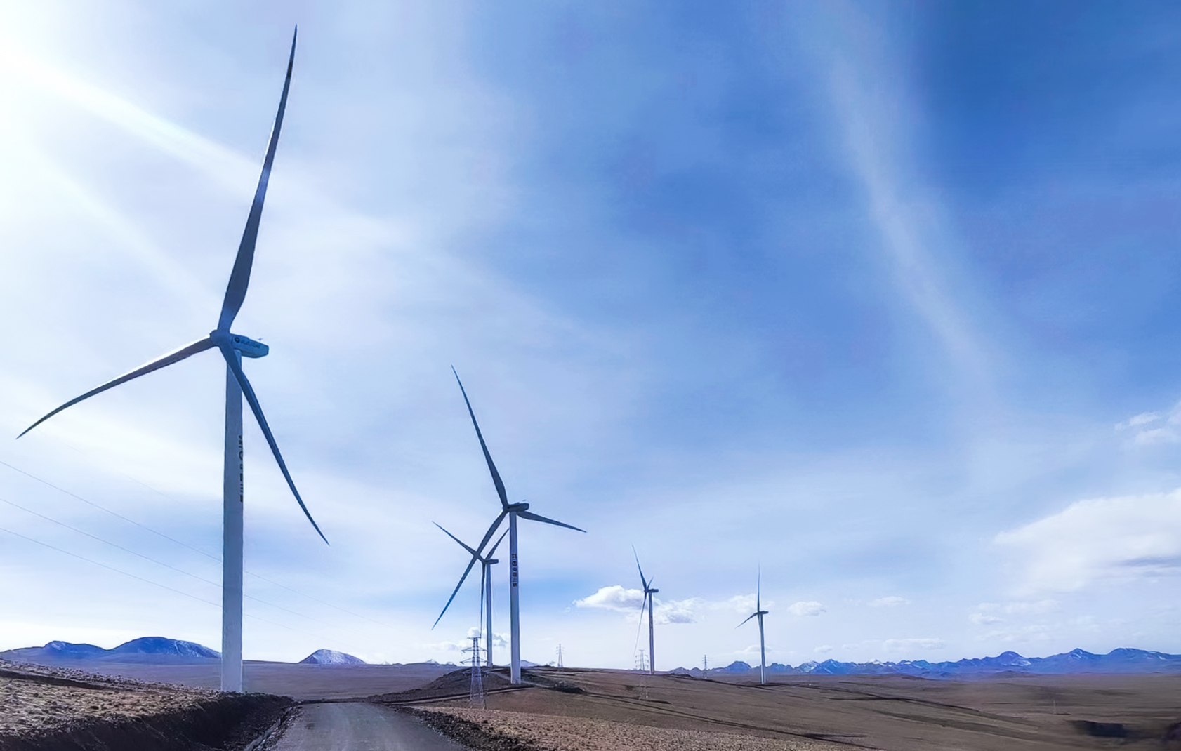 10天完成8臺機組調(diào)試！威尼斯9499登錄入口機組再創(chuàng)超高海拔風(fēng)電建設(shè)奇跡