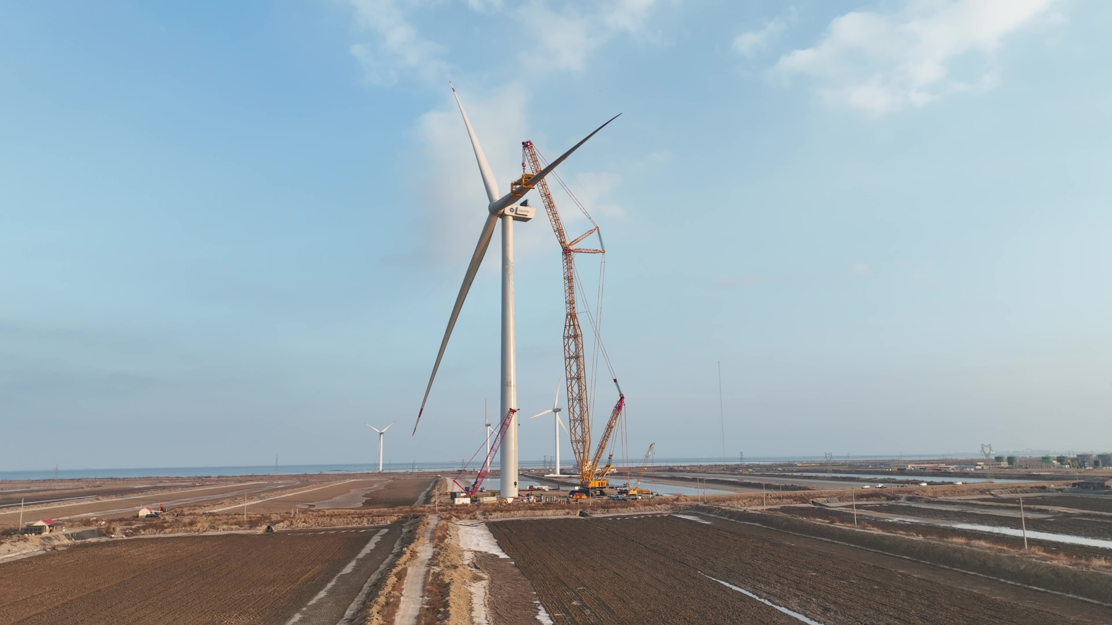 經(jīng)年打磨今朝亮劍！威尼斯9499登錄入口股份深遠(yuǎn)海16MW&ldquo;海鷹&rdquo;平臺(tái)吊裝成功